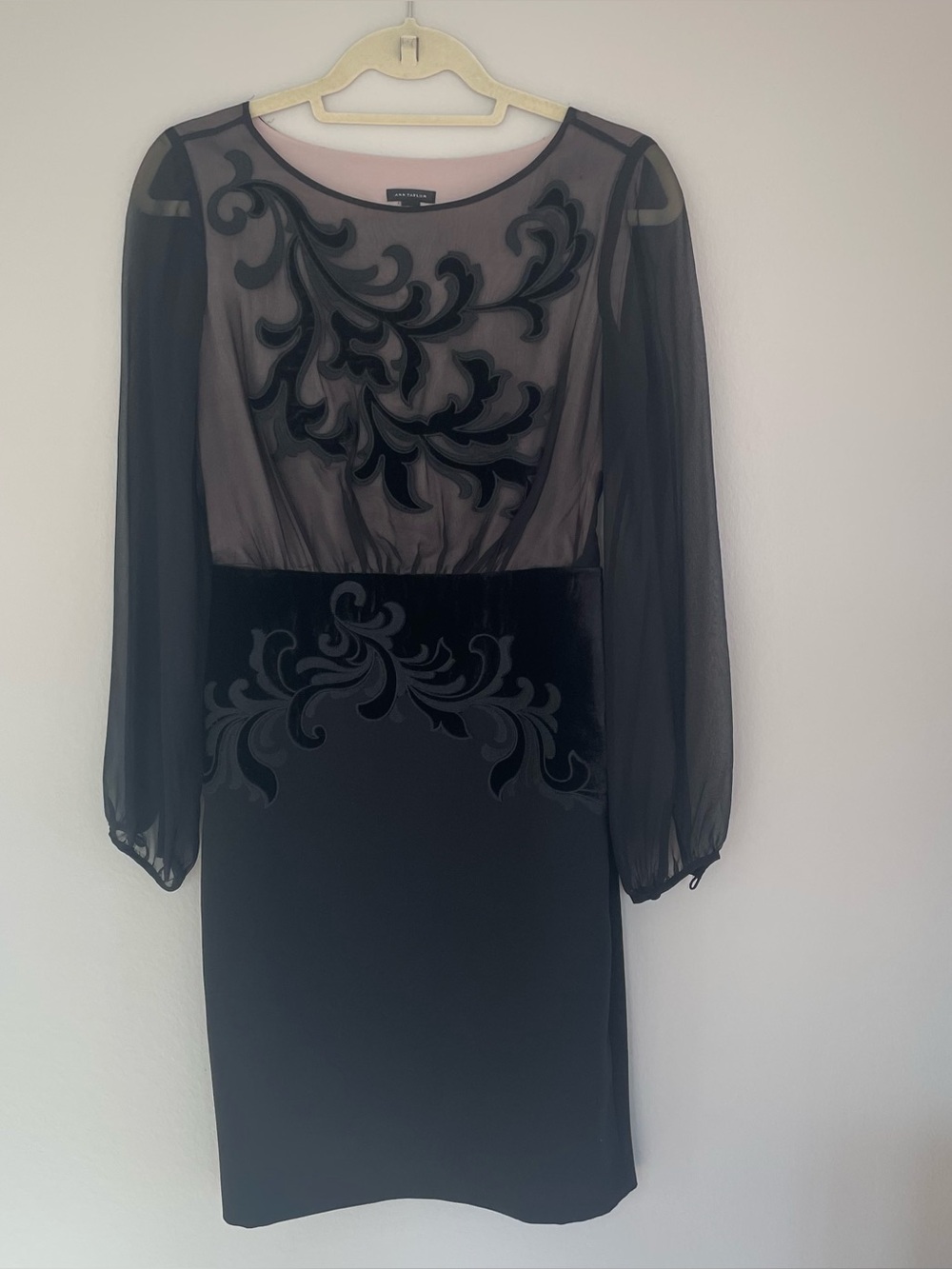Ann Taylor Black Long Sleeve Dress (Size 2)